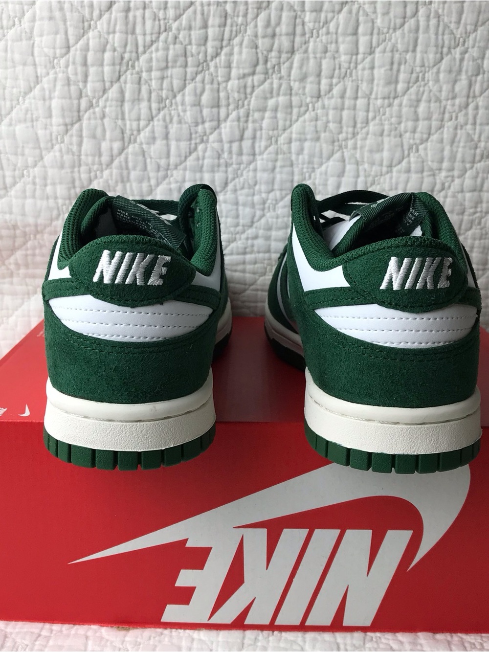 Nike Dunk Low Shoes Women’s SZ 6 Gorge Green Gold Mini Swoosh IB4417 100 - Picture 6 of 12